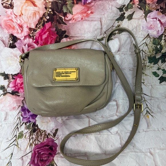 Marc By Marc Jacobs Handbags - Marc by Marc Jacobs Gray Beige Leather Crossbody Bag